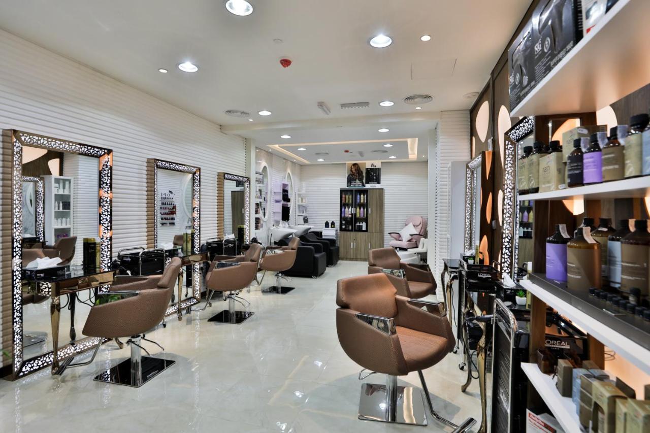Vip Hotel Doha Qatar Extérieur photo A salon in Dubai